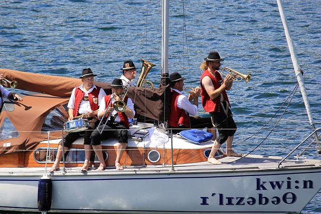 主解决内政 主解决内政