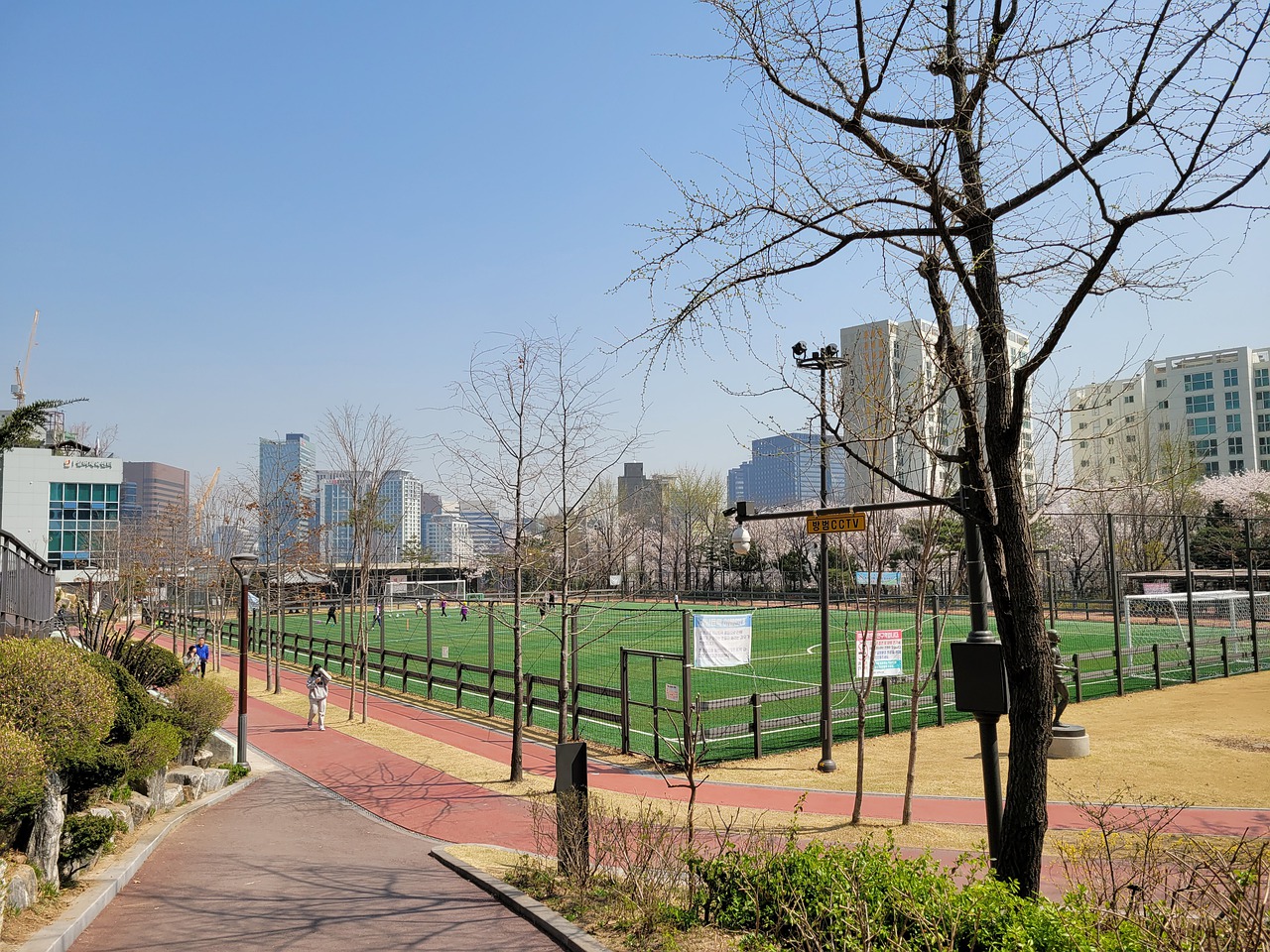 疑是现代竞 疑是现代竞